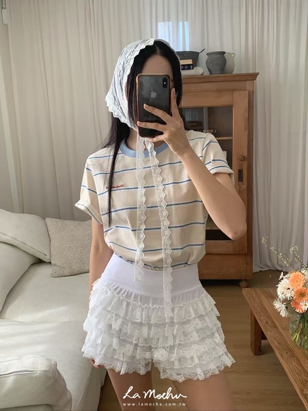 收腰蕾絲蛋糕短褲